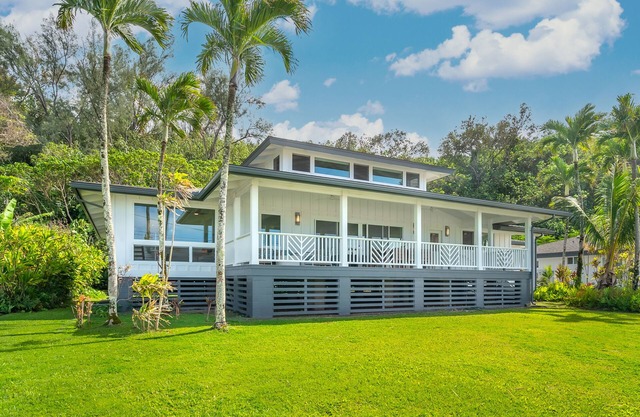 Enchanted Beachfront Home at Beautiful Anini Beach A/C! TVNC-5078