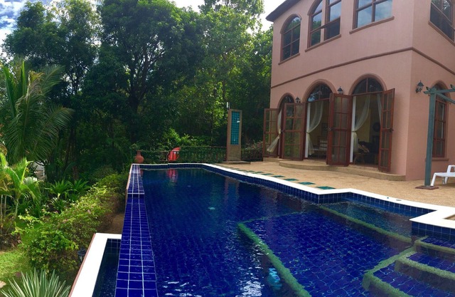 Enchanted Hills villa with private pool & stunning sunsets, ocean & island views