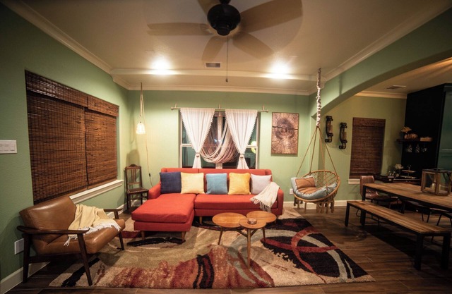 Enchanted Home in Sam Houston National Forest! 20 min hike to Lake Conroe