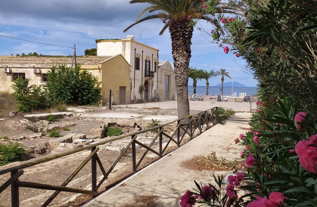 Enchanting 19th century Baglio with garden 15 meters from the sea Baglio Paola 1