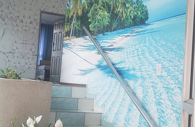 Enchanting 6-bedroom house with WiFi in Durban North