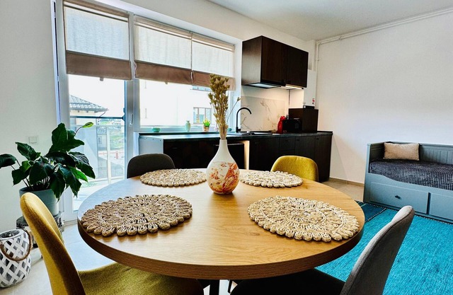 Enchanting studio with AC in charming Otopeni - Tunari