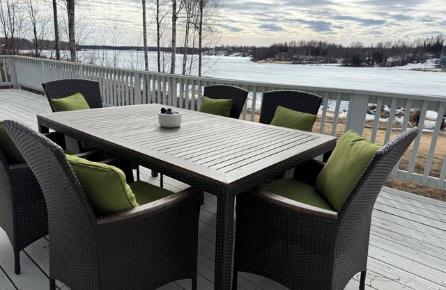 Enchanting whole home on Nancy lake with WiFi in Willow Alaska!