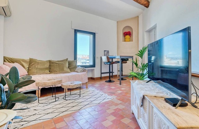 ENDOUME · Duplex avec Vue sur Vieux-Port