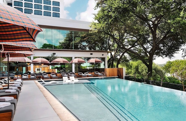 Enjoy a Hassle-free Stay! 2 Relaxing Units, Outdoor Pool, Pet Stays Free!