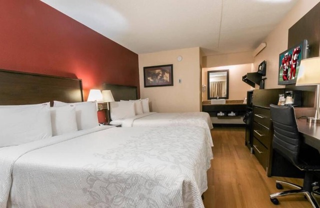 Enjoy a Hassle-Free and Suiting Stay! Pet-friendly Property, Free Parking!