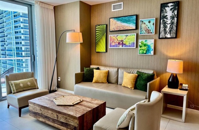 Enjoy a luxurious apartment on the beach!