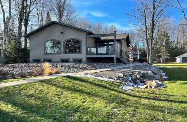 Enjoy All that Northern Wi has to Offer. Lake home for rent