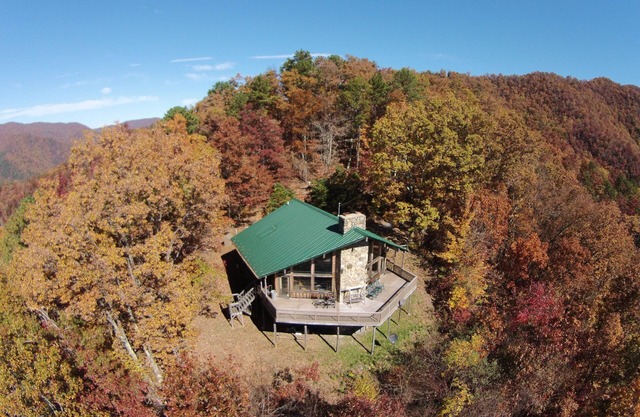 Enjoy Beautiful Views of Cold Mountain from a huge deck at 3600' at "Old Sarum"