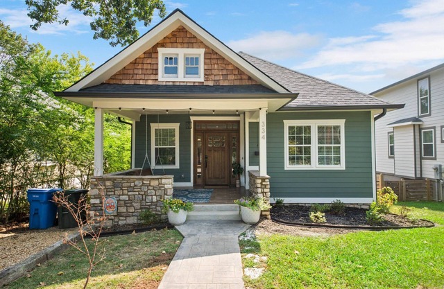 Enjoy Fall Colors in Historic Northshore! Walk to TN River; Mtn Views, Porch Swing - Chattanooga