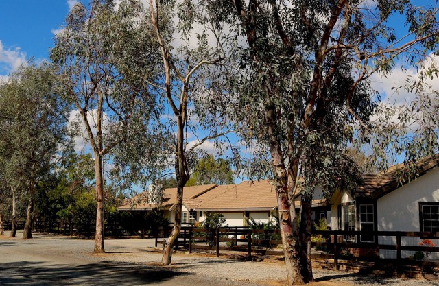 Enjoy the RANCHO Villa Heart of Temecula Wine Country Golf Casinos Views RVC-023