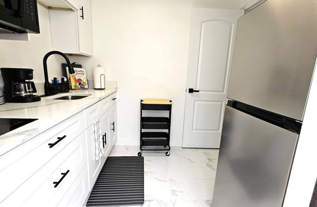 Enjoy the Tiny Nest 2PX 1BR 1BA with garden.