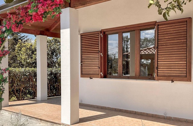 Enjoy unforgettable days in this inviting vacation home near the beach.