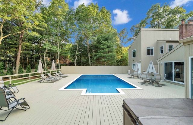 Entertainers Dream Home with a 5,000 sq ft. open concept, minutes from the...
