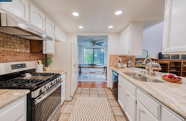 Entire 3-bedroom house, in beautiful Napa Valley. Family Friendly Adventures