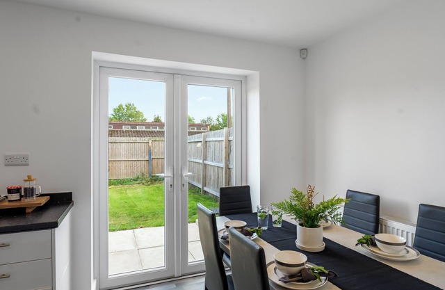 Entire 3Bdr House at St Helens Near Haydock Park Racecourse, Free Parking