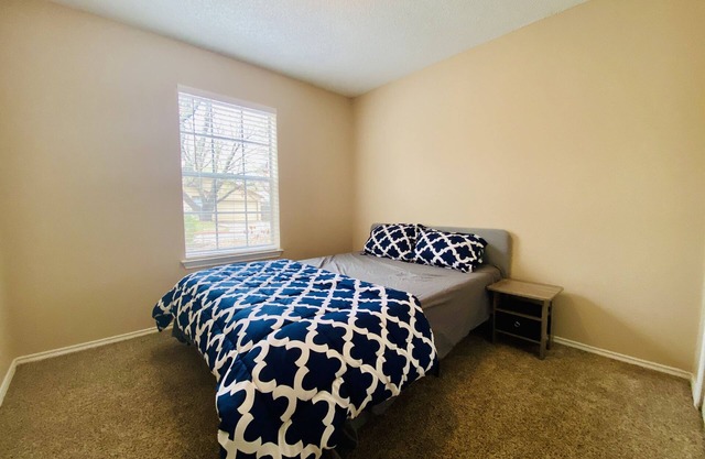 ENTIRE cozy ☼Extended Stay☼ home next to Apple