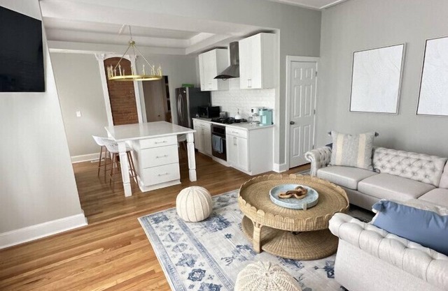 Entire Downtown property, 4 boutique apartments w off street parking! Walk to everything!