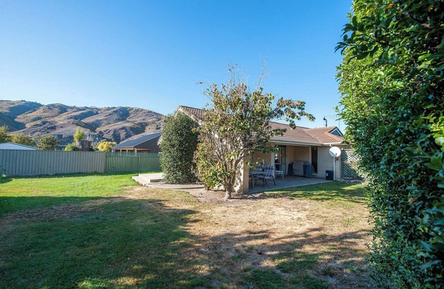 Entire Holiday Home! Great large private space