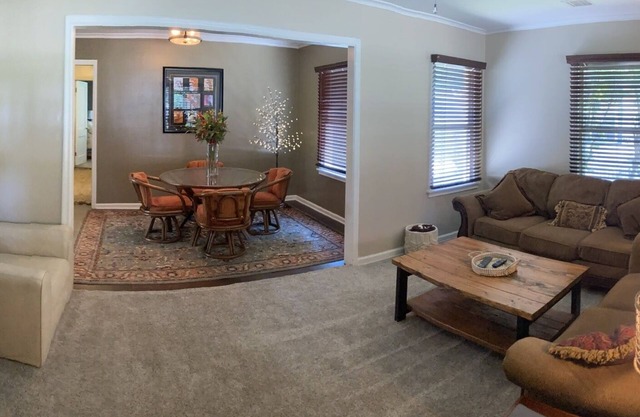 Entire Home - Riverside/Brookside Comfortable
