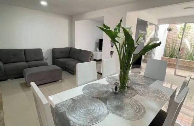 Entire home with Air Conditioner, Water heater & private Car garage