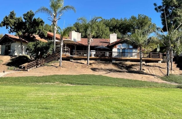 ENTIRE HOUSE! Stunning 4BR with view/Outdoor Oasis