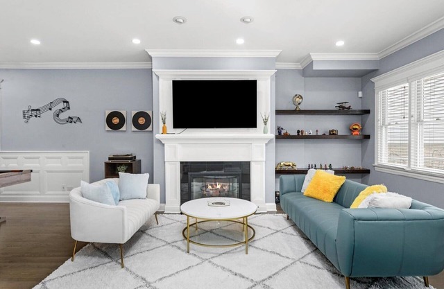 Entire house w/free parking, close to Wrigley!