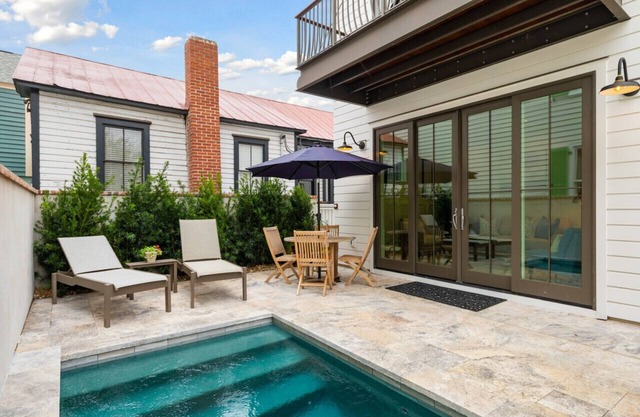 Entire New 3 Story House w/Private Heated Spa/Pool, Roof Top Deck & Elevator