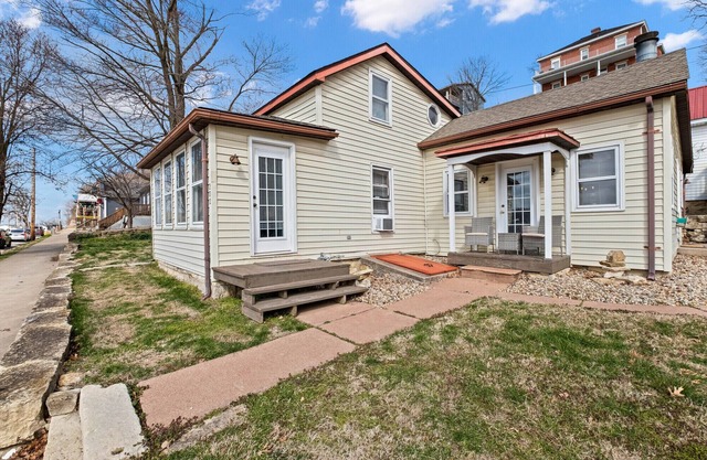 Entire property in the heart of Grafton on Main