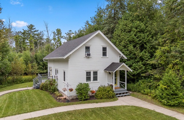 Ephraim Retreat- secluded getaway near village