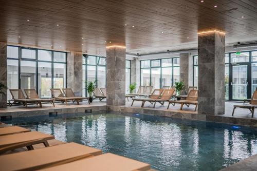 Erato Apartment in Odyssey Spa Pool & Fitness Resort-parking