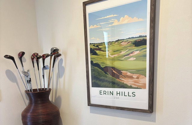 Erin Hills Area Perfect Getaway, Golf and Wedding GroupsnNEW Fall Color Specials