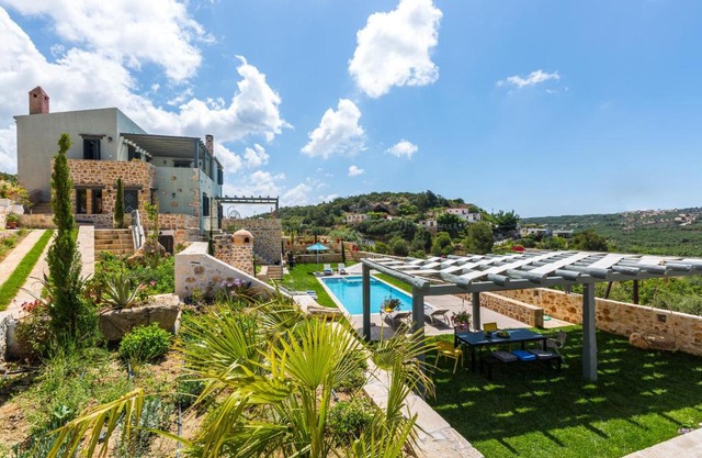 ERONDAS Cretan Country Villas