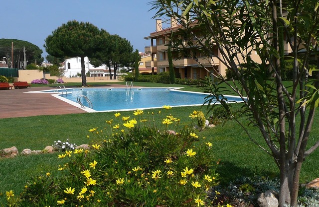 Escala Riells Blau 202: 1st in quiet residence, swimming pool, children's games, BBQ
