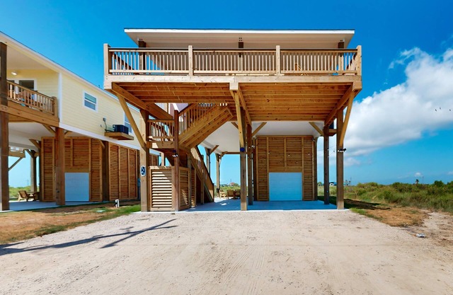 Escape | Bay Views | Family Retreat | Dog Friendly