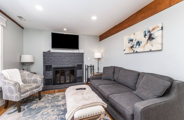 Escape to our Ruby Ridge Cottage!