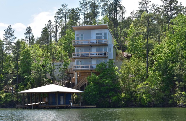 Escape to The HighView.