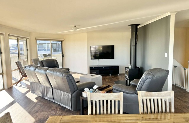 Escape2Kassa - Spacious Home on Quiet Street