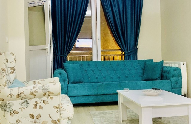 Esenyurt Meydanda 2+1 Balkonlu Daire (No:3)