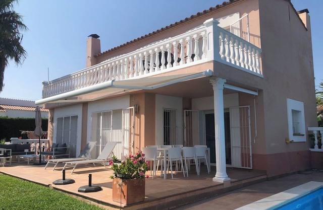 ESTARTIT VILLA QUIET QUIET PRIVATE POOL GARDEN WIFI LINEN HOUSEHOLD INCLUDED