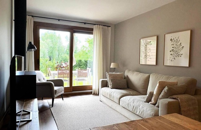 Estavar I (Bajanda) - Two Bedroom Apartment, Sleeps 5