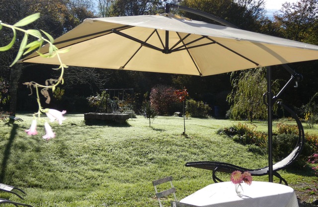 Estuvi - La Sittelle Enchantée, a break in the countryside. bike shelter, animals ok