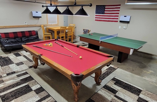 Ethel House-Spacious, Quiet Home w/Pool Table/Game Room and large backyard