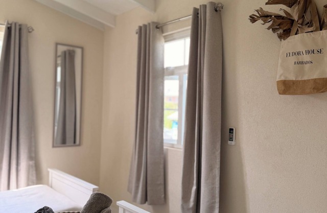 Eudora House Barbados Modern 2 Bed Villa in Christ Church/Oistins (Sleeps 4)