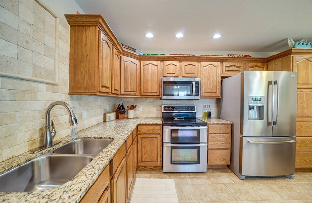 Eufaula Oasis w/Screened Porch: Unwind in Style!