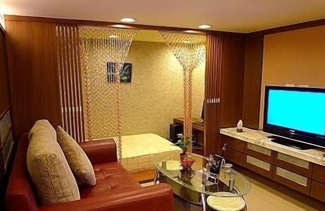European style Romantic Loft for 3 Near TrainSTA