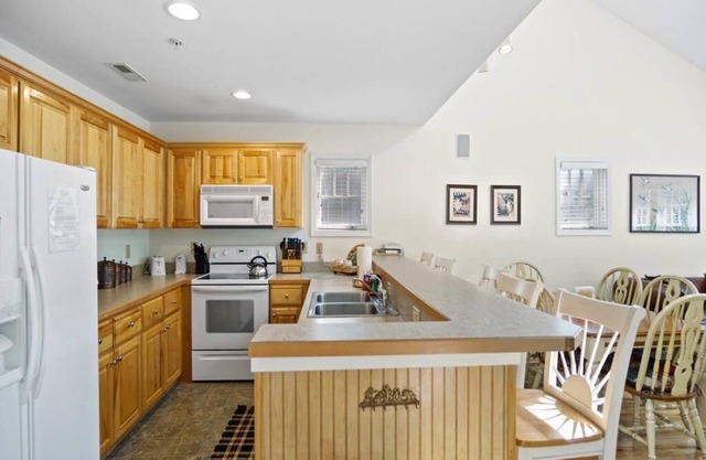 Evergreens 631- Close to High Country Attractions, Gated community, pools, Last minute Discount available- discount included in online quote