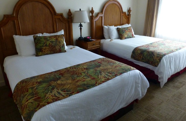 Everything You Need For The Perfect Vacation! Cozy Unit for 4! Free Parking!