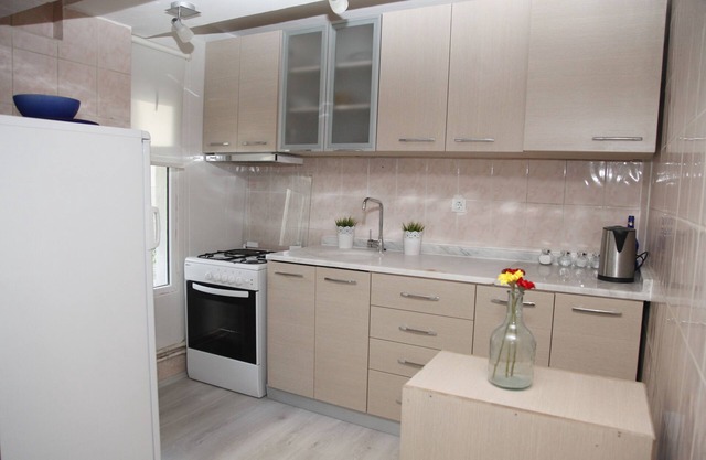 Evodak Apartment D: 2A Vacation Rental Apartment