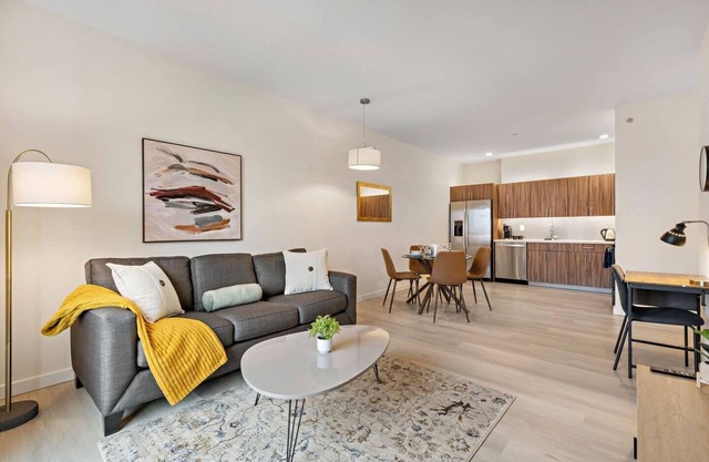 Exceptional 2BR ! Free Parking ! 30 Min to NYC !